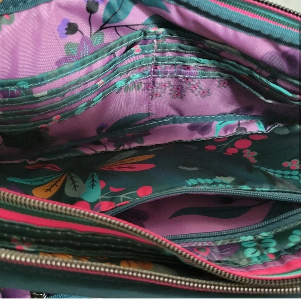 Lug Wrangler Crossbody Bag Evermore Flora - Picture 4 of 17